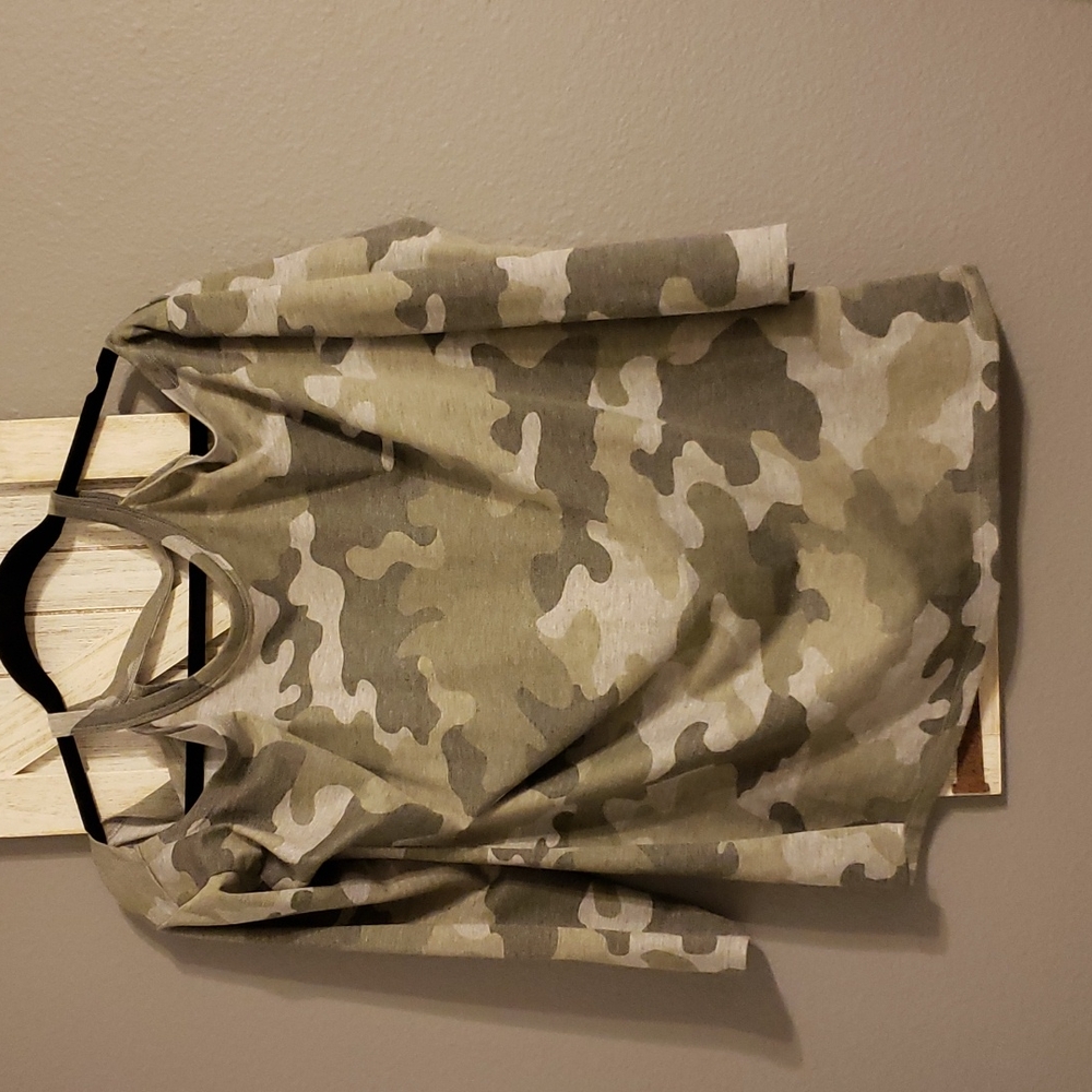 NWT Charming Charlie Cold Shoulder Camo Top Size L
